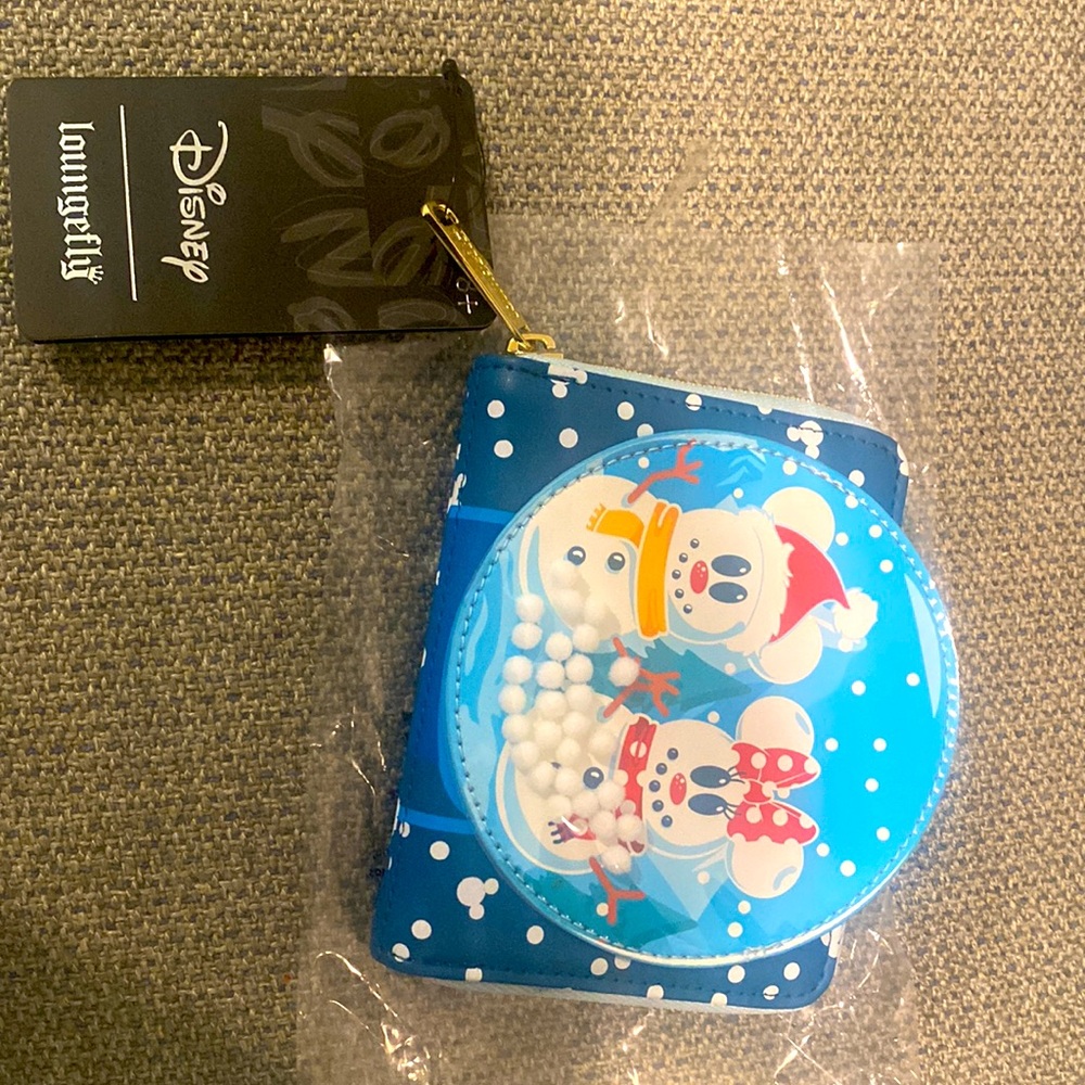 Loungefly set (includes wallet)Minnie and Mickey snowmen  *nwt - Picture 3 of 7